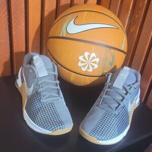 Men's Nike Metcon 8 Smoke Grey Gum White Cross Training Size 9.5 Brand New!